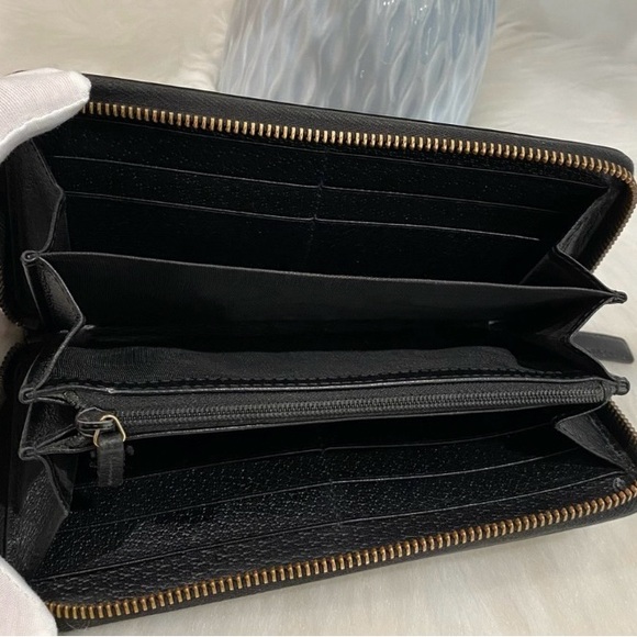 Authentic Gucci black leather zip around wallet - offers welcome - Picture 2 of 5
